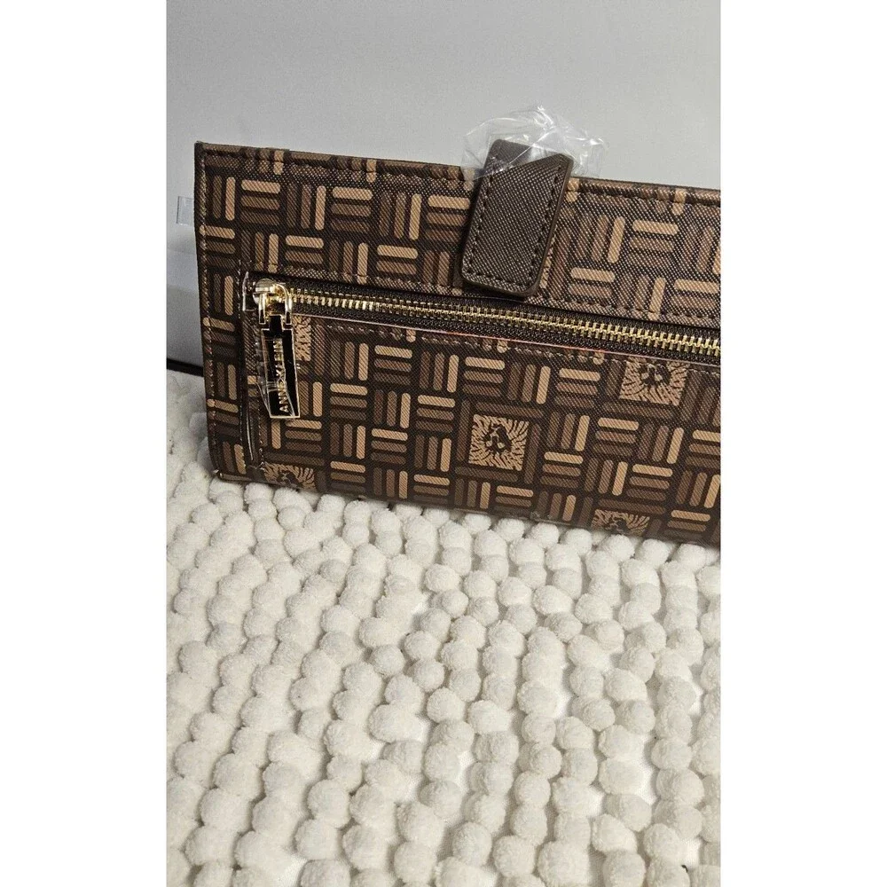 New Anne Klein Wristlet Wallet Espresso And Gold Hardware With Lion Accent #52